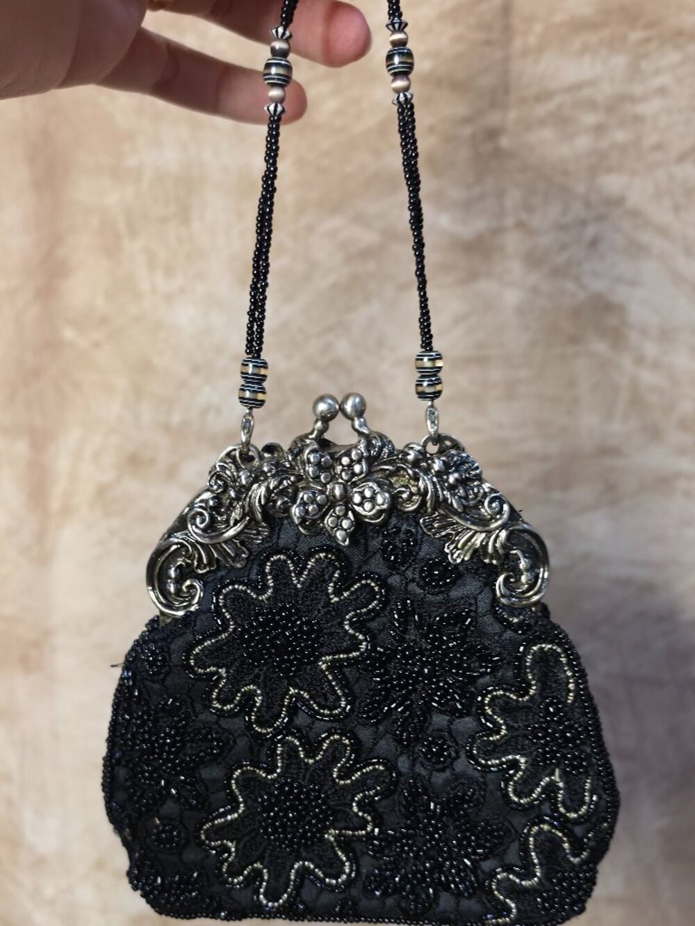 Vintage Style Beaded Mini Purse – Floral Beadwork – Kiss Lock Coin Clutch